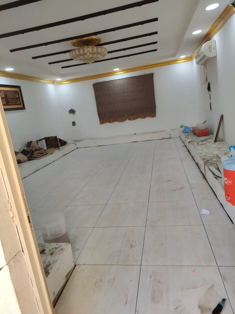 مبلط سيراميك — الشناوي للبلاط والأرضيات والبوية والرنج والديكور